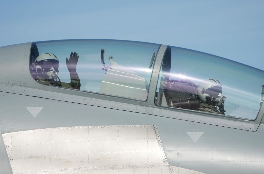 Американски пилот в арест.