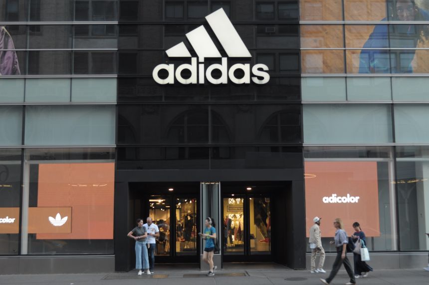 Adidas: Проблеми & Растеж