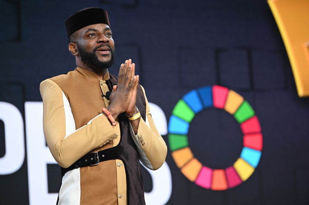 Ебука: Успехът му.
