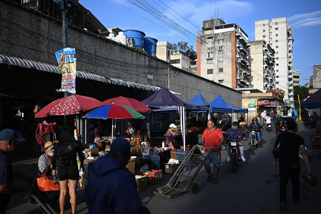 Венецуелският борд на Самуел Карение: Борба за оцеляване и свобода