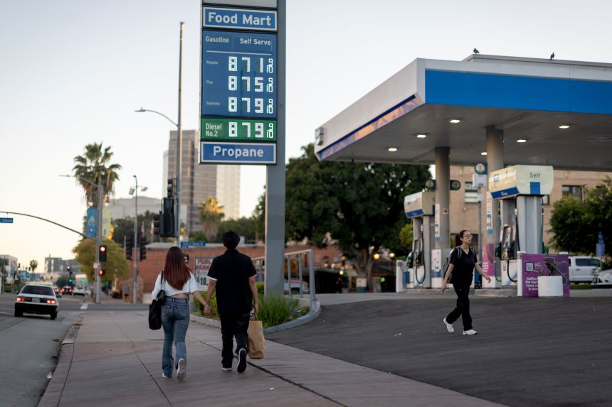 Петролът се покачи
