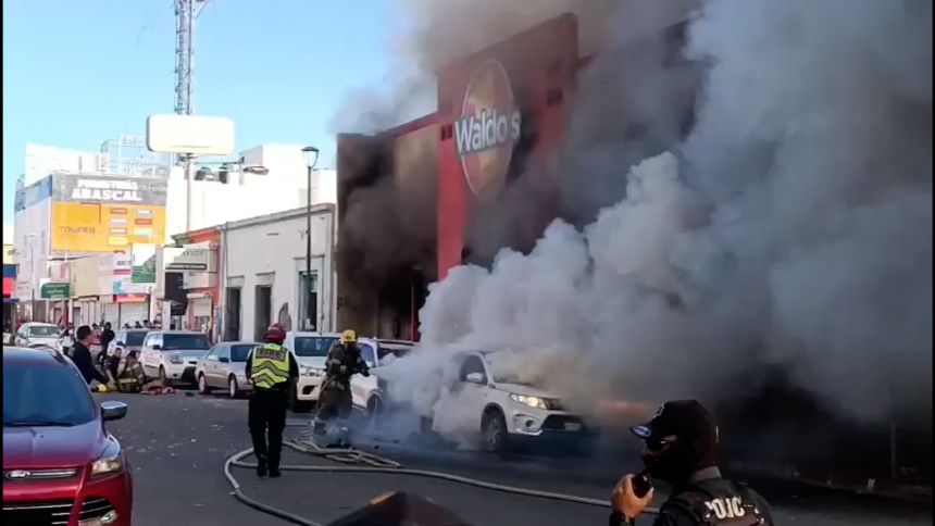 Мексико: Пожар и смърт
