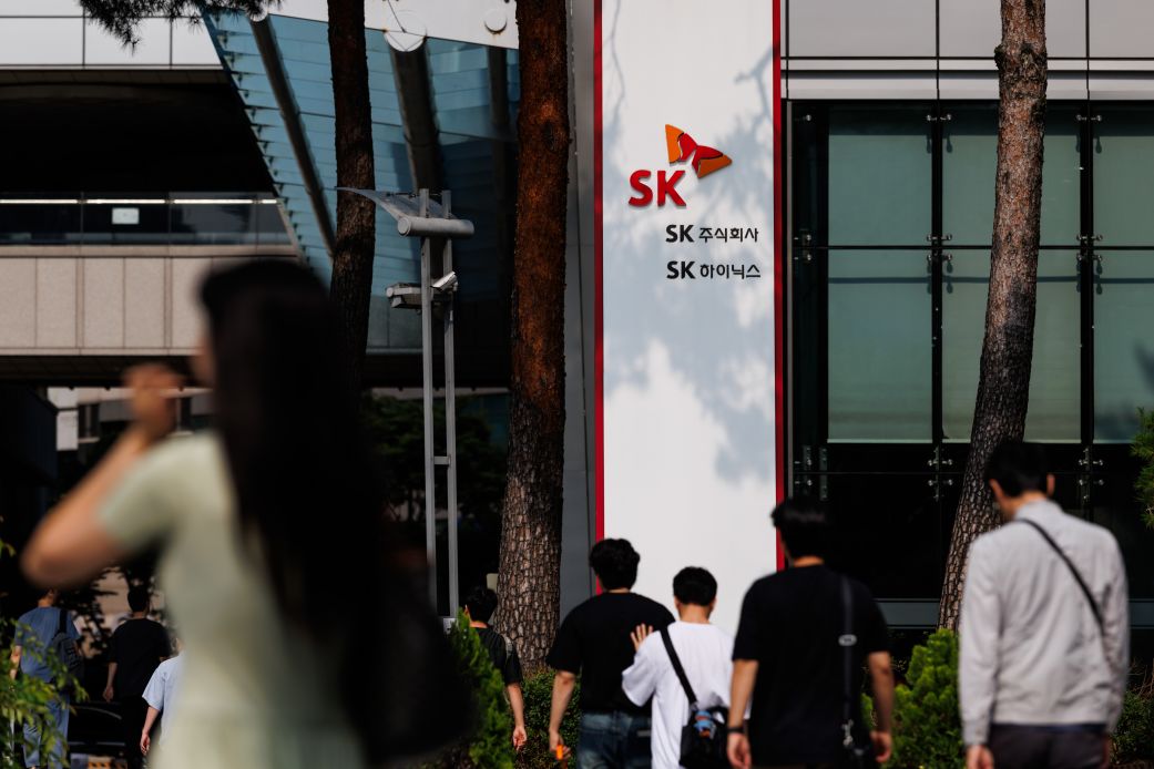 SK Hynix Debut