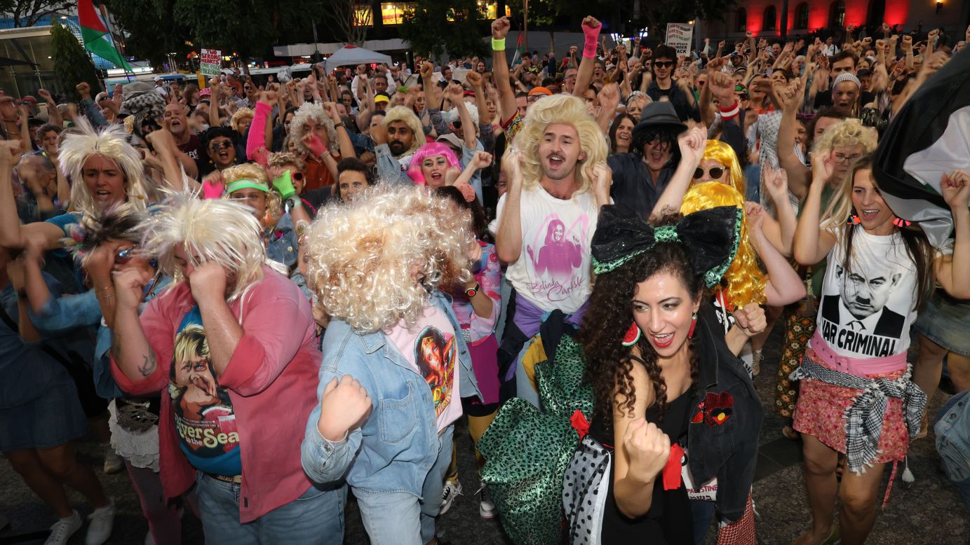 Брисбен Бунт (Briseben Bunt)
