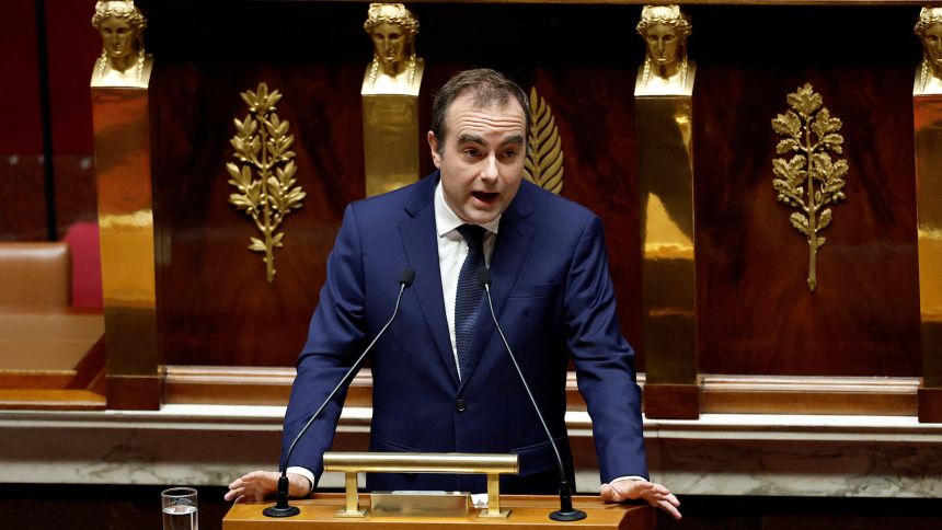 Франция: Криза в Парламента
