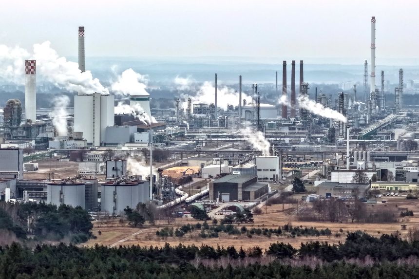 Петролът се падна