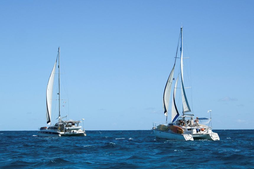 Яхти в морето (Yachti v moreto)