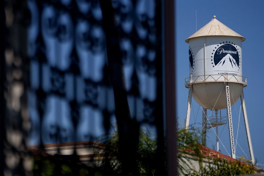 Paramount Съкращения
