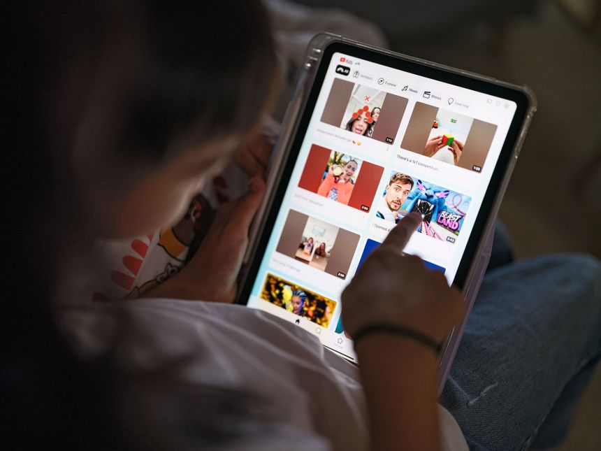 Забрана Социални Мрежи
