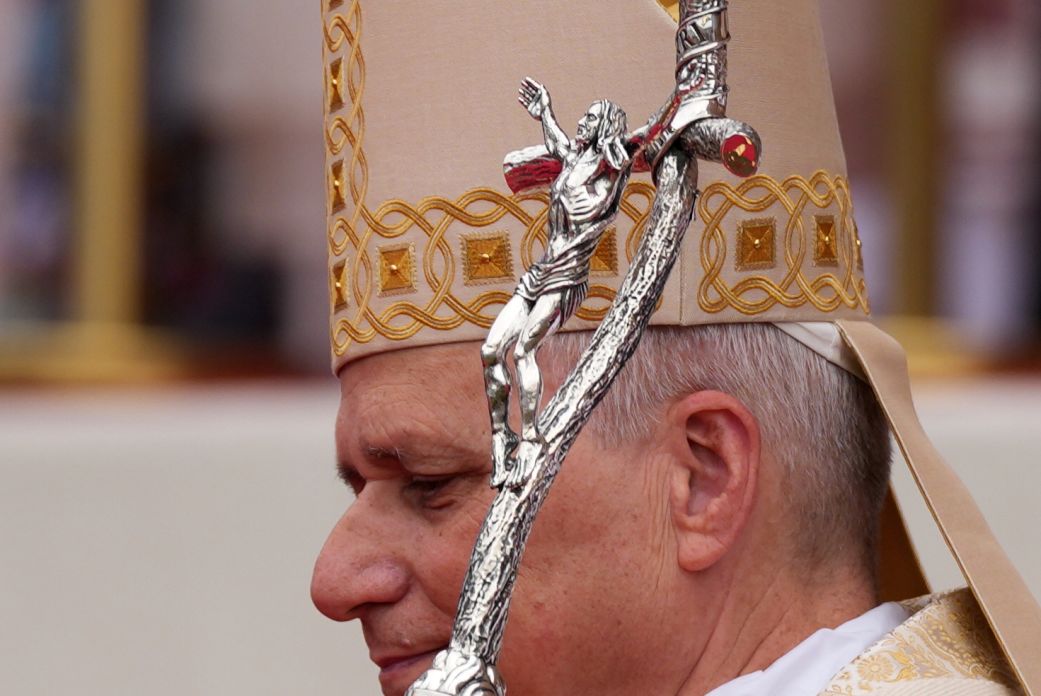 Папата осъжда войната.
