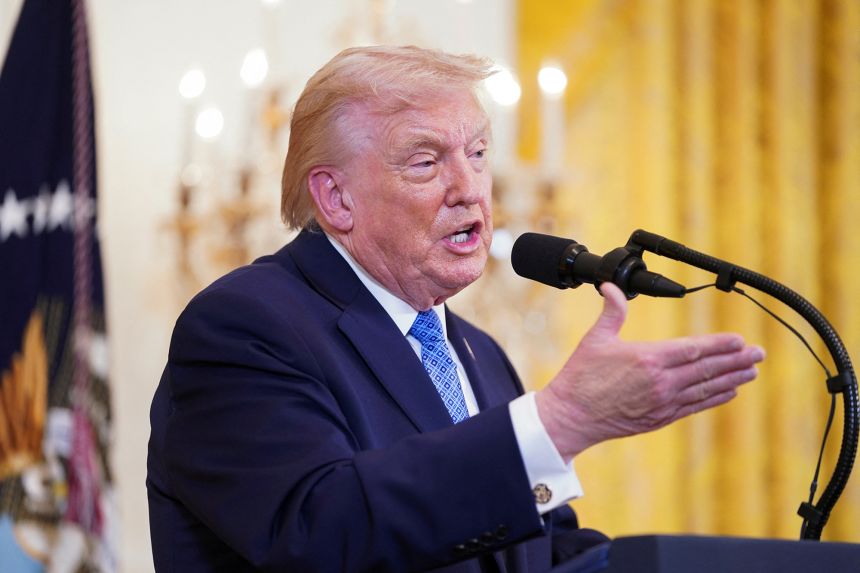 Тръмп: Пътуващи забрани