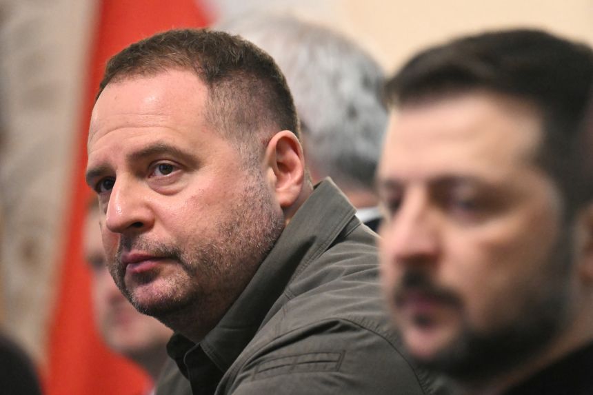 Ярмак: Политически риск.
