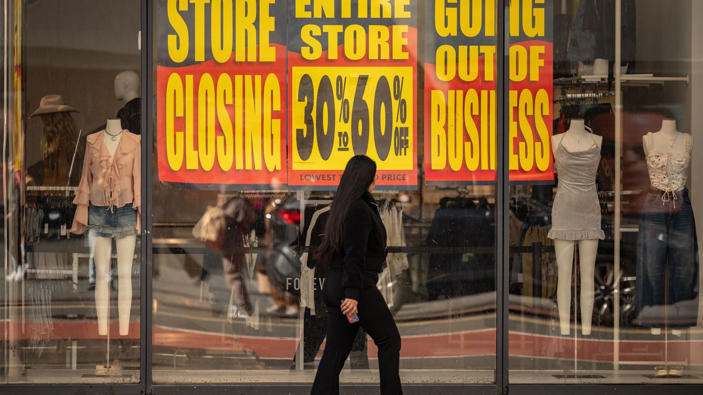 Търговски вериги затварят.
